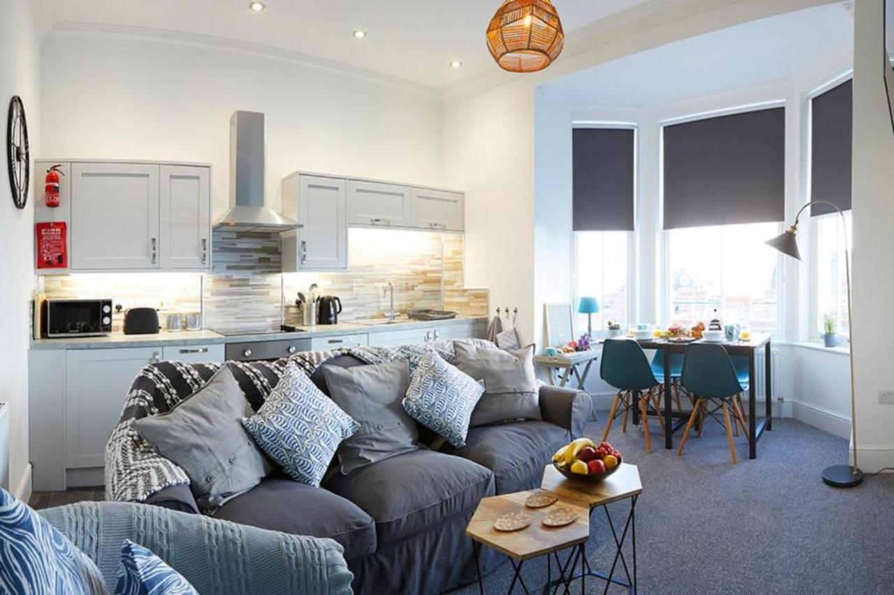 Seascape - Fantastic Location With Sea Views! Scarborough Buitenkant foto