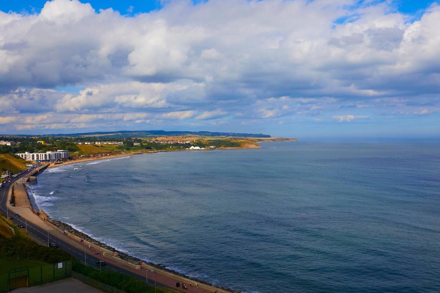 Seascape - Fantastic Location With Sea Views! Scarborough Buitenkant foto